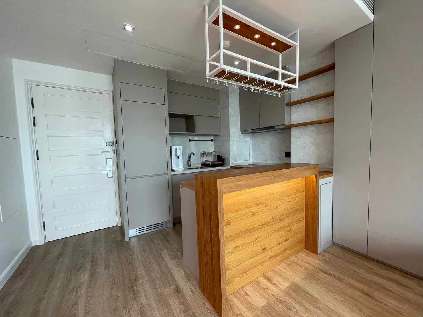 AGUSTON SUKHUMVIT 22
