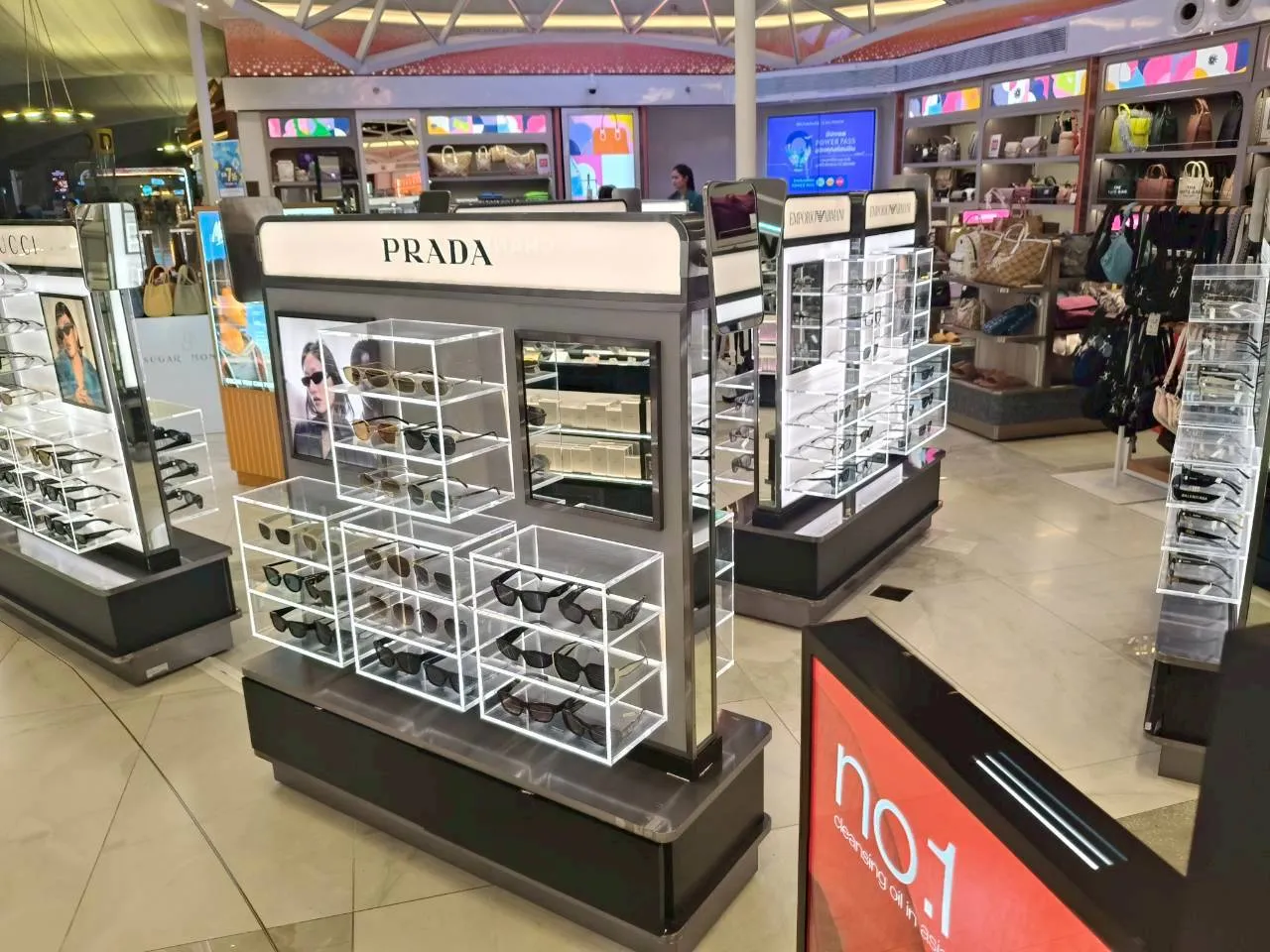 LUXOTTICA @KPDF SUV HOMEWARE EAST - before