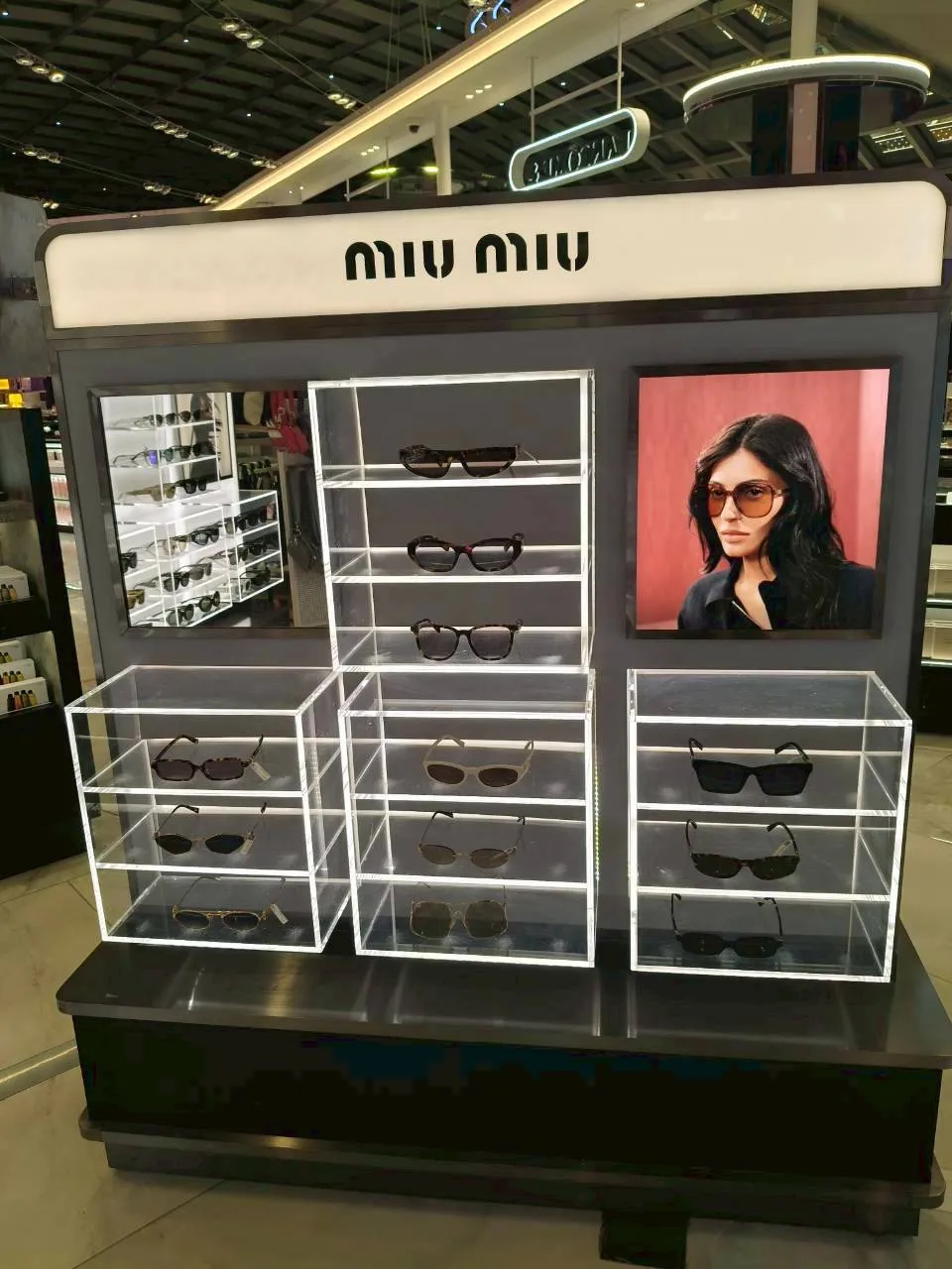 LUXOTTICA @KPDF SUV HOMEWARE EAST - before