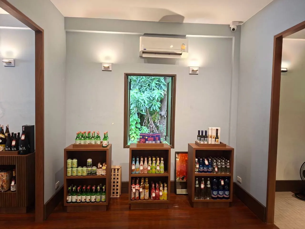 Paint Repair - ITALASIA Sathorn - before